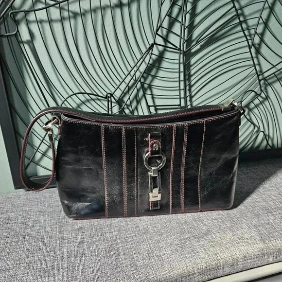 Etienne Aigner | Vienna Collection  Black Genuine Leather Baguette Shoulder Bag - Picture 4 of 15